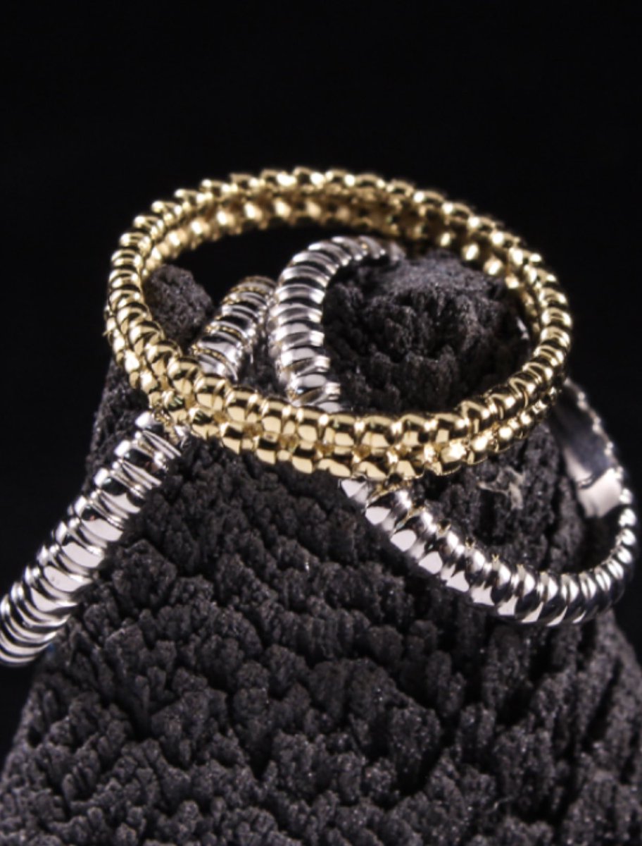 MarmadukeDesign's tweet photo. Simple and elegant stack rings are an essential addition to any jewelry collection. #meredithmarmadukedesigns #customjewelry #jewelrydesign #rings #gold #fashion #stackrings #style #simplebutelegant https://t.co/xLbWcQVGqS