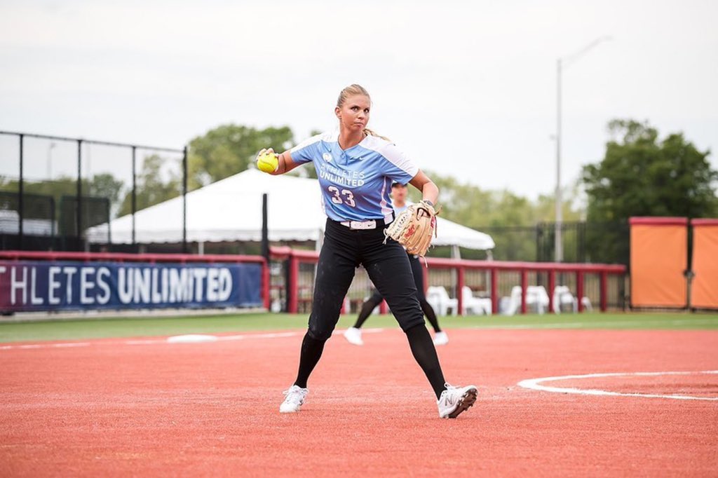 RawlingsSB's tweet photo. Confidence is the key to gaining an edge on the mound💯 We know that @jessicaburroug2 has plenty of confidence, and an intimidation factor too. Send us your best action shot and you could be featured on our page! #TeamRawlings #TheFinestInTheField #TheMarkOfPerformance #Repost https://t.co/BBPewfnErQ