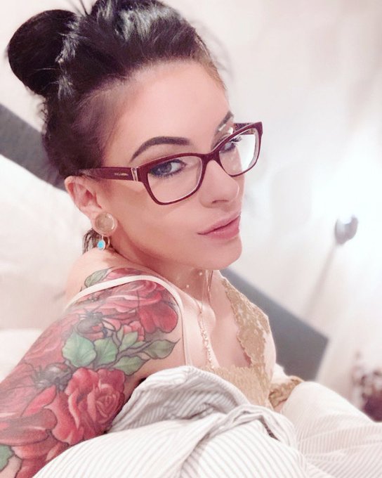 I love beds https://t.co/e9g33NVIHY<a href="/tag/easter"class="tags"><span>#easter</span></a>