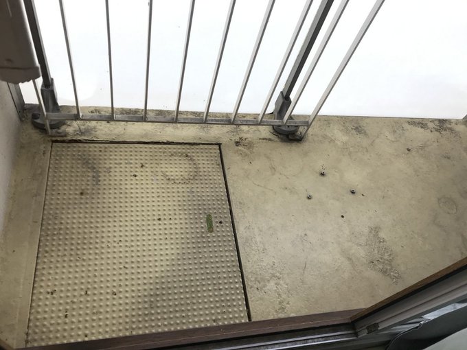 "Petit" projet terrasse-balcon commenc&eacute; ce matin Petite fiert&eacute; d'avoir r&eacute;ussi &agrave; avancer en une seule<a href="/tag/massy"class="tags"><span>#massy</span></a>