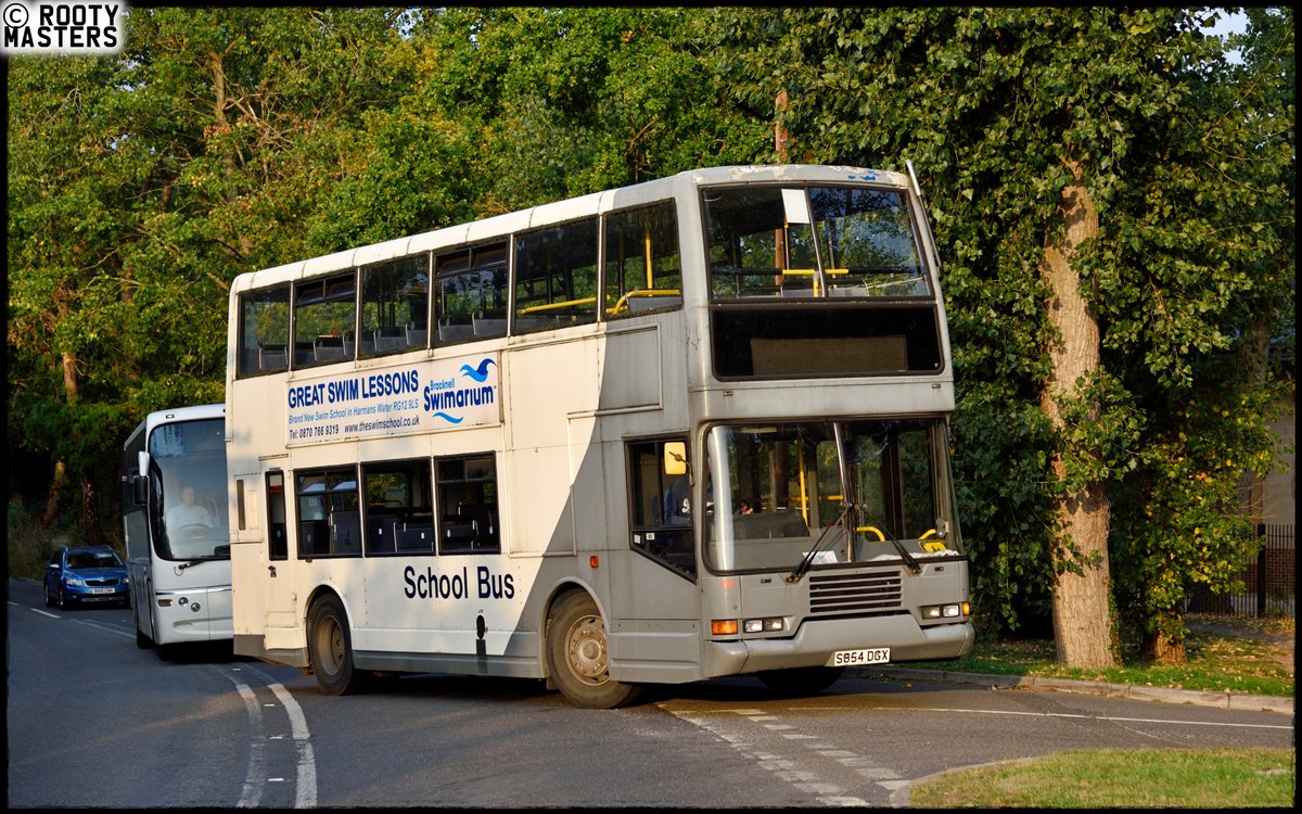 rootymasters's tweet image. A nice bit of Volvo Olympian action to end the summer! Alex Naughton&apos;s A16XNC (P276PSX) and Fargo of Bracknell S854DGX are seen shuttling Jubilee River swimmers on 20/09/2020.