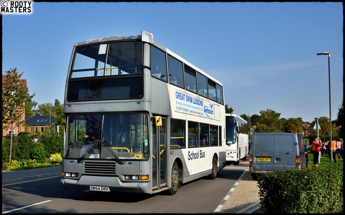 rootymasters's tweet image. A nice bit of Volvo Olympian action to end the summer! Alex Naughton&apos;s A16XNC (P276PSX) and Fargo of Bracknell S854DGX are seen shuttling Jubilee River swimmers on 20/09/2020.