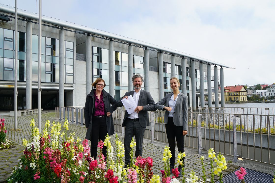 WCCityData's tweet photo. Another data-driven, northern city begins the process of joining the WCCD Global Network as a sustainable, smart, and resilient city! Welcome to @reykjavik & Mayor @Dagurb! #dataforcities H/T @visitreykjavik https://t.co/Irm3H8O9FI