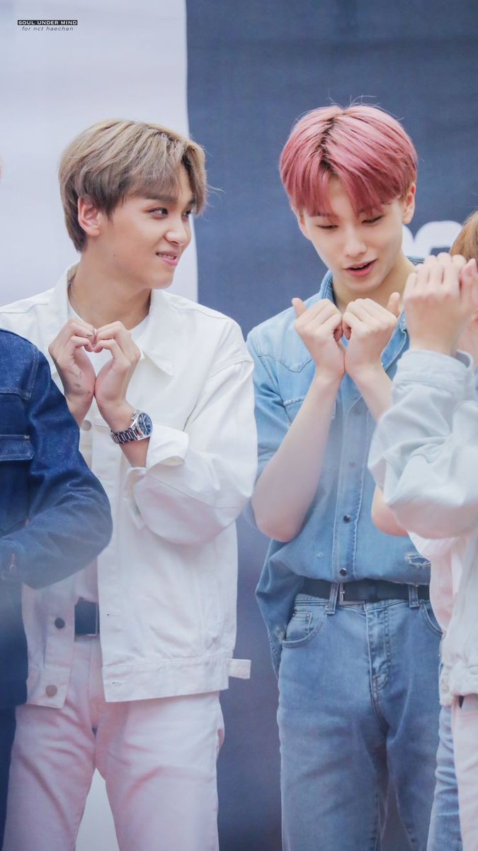 snflwhc's tweet photo. forever maknae jisung👌🏻
btw gemess bangett dua maknae inii😭💚tetap jaga kesehatan yaa kalian!!

#해찬이와시즈니
#NCT2020_YearParty https://t.co/Zx4LsLZuzD