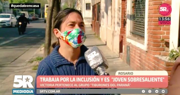 delfftoled's tweet photo. 👉🔴Vicky trabaja por los derechos de las personas con discapacidad y fue reconocida como "Joven Sobresaliente " de la provincia. 
✔Integra el grupo "Tiburones del Paraná" y la Subsecretaria de Inclusión 
📌"En toda mi vida estuvo presente la palabra superación" 👏👏
#5RMediodia https://t.co/Qv9kooUWE1