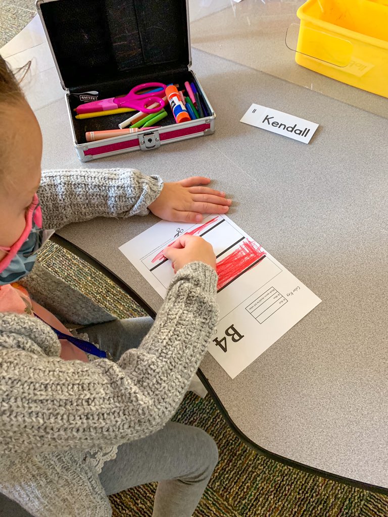 We loved working together to color and create an American flag for our classroom! 🇺🇸 We also got to learn about other flags that represent where some of our classmates and their families are from! 🇮🇳🇲🇽🇦🇱🇭🇳 #ParkHillProud #PHLearns