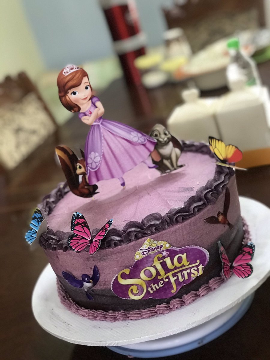 peerlesscake_kd's tweet photo. Make ur child happy on their special day with our beautiful cakes 🎂 ❤️ .come experience the best of cakes with us 🙏🏽 https://t.co/KJtgtvuGSU