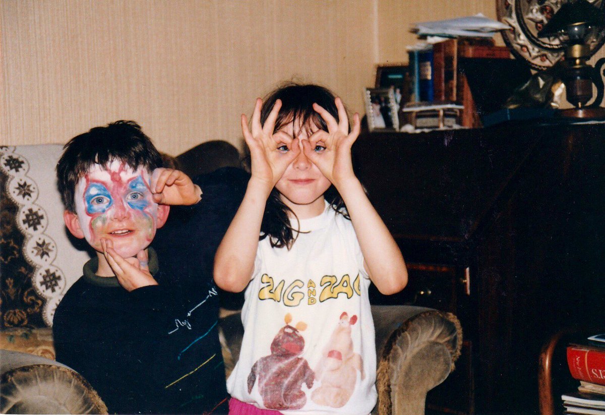 choiceIrregular's tweet photo. Think this photo was taken of @McCourtNiall & I around ‘89/‘90 and I lived in that @DoubleZCreative t-shirt. We also had the Z-Brothers mugs. Can’t wait for the return of The Den. #ZigAndZagDay https://t.co/xk3XK4t7s6