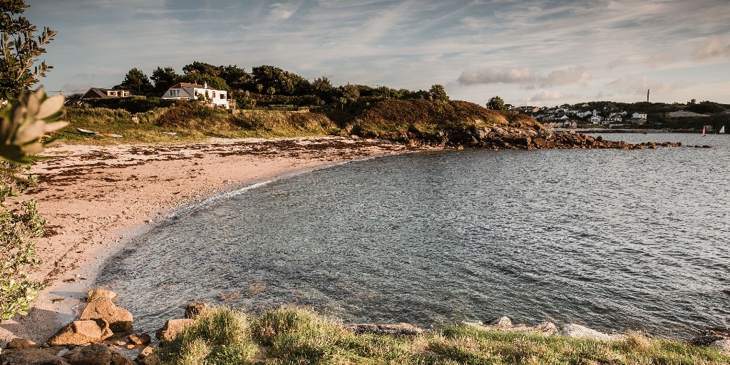 IOSTravel's tweet photo. It’s officially autumn today, temperatures may be dropping but it can be a wonderful time of year to enjoy coastal walks and natures beauty on the Isles of Scilly. 

#Autumnequinox #ConnectScilly 
https://t.co/iNkQhr1zCm https://t.co/SRFtnXmilI