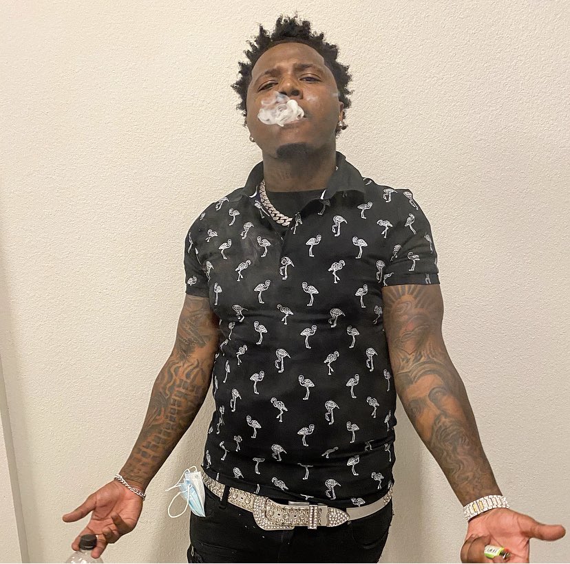 KT_23_251's tweet photo. Shit deeper than Rap Shit different than Trap ain’t never off track ain’t running no laps 🦍⚠️😎 #4pf #Houston https://t.co/WobFcZnDRH
