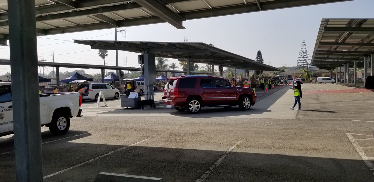 Serving the Lennox community and surrounding areas; backpack giveaway for students and food distribution! Thanks to all partners Lennox School District, LA County CEO, LA Regional Food Bank &amp; the Social Justice Learning Institute. <a href="/mridleythomas/">Mark Ridley-Thomas</a> <a href="/mahrinuh/">marina escobedo</a> <a href="/emilypresents/">Emily</a> <a href="/SJLI_CA/">Social Justice Learning Institute</a>