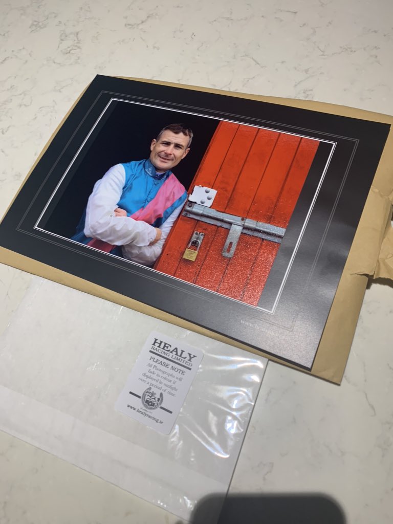 Lovely touch from <a href="/patcashhealy/">Pat Healy</a> <a href="/WJHJT/">LIAM HEALY</a> to all the riders <a href="/ListowelRaces/">Listowel Races</a> today