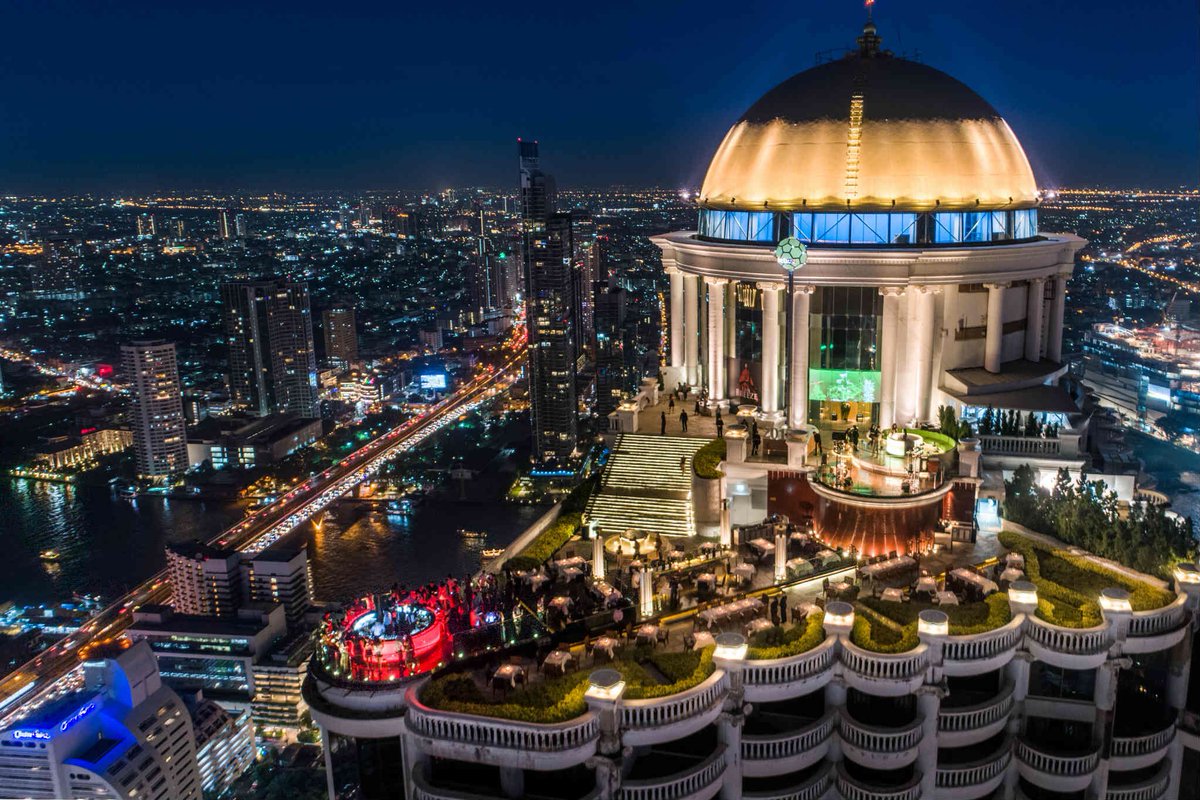jontefar's tweet photo. @rehn_sandra Friade på 64:e våningen Lebua sky bar i Bangkok under en god middag med livemusik, härlig kväll🥂 https://t.co/0xA1KItYrh