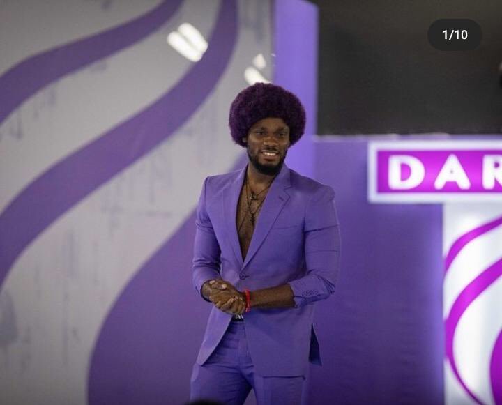 be_ni_coco's tweet photo. Model, hair stylist, barber, host, dancer, athlete, a whole vibe 
What can’t Prince not do please
#VersatilePrince 
PriBaj  🍫 https://t.co/s5bBAB31xR