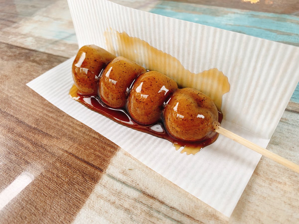 Tsuyaka على تويتر 高尾山口駅と登山口の間にある 千代乃家 の蕎麦団子 そば風味の柔らかいお団子に みたらしが かかってたよ あまじょっぱさが たまらん 1本130円で 疲れが吹っ飛んだ 出来立てが最高に美味しい 高尾山に行ったら 是非食べ