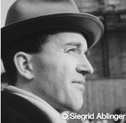 Ircam's tweet image. #PeterAblinger aime à citer cette phrase attribuée à Claude #Debussy : « Je prends toutes les notes, je laisse de côté celles qui ne me plaisent pas, et je compose avec celles qui me plaisent ».  

brahms.ircam.fr/peter-ablinger…