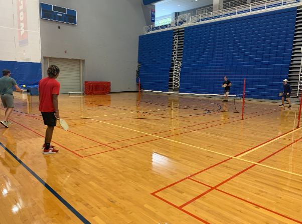 UWG_SWP's tweet photo. UWG Students playing Pickleball in Dr. Mosier’s Physical Education class in the Coliseum. It is a fun class to be physically active and to get to know other students!
#UWG #GoWolves #StayActive #Pickleball #fitness https://t.co/Ut2v0vpNP3