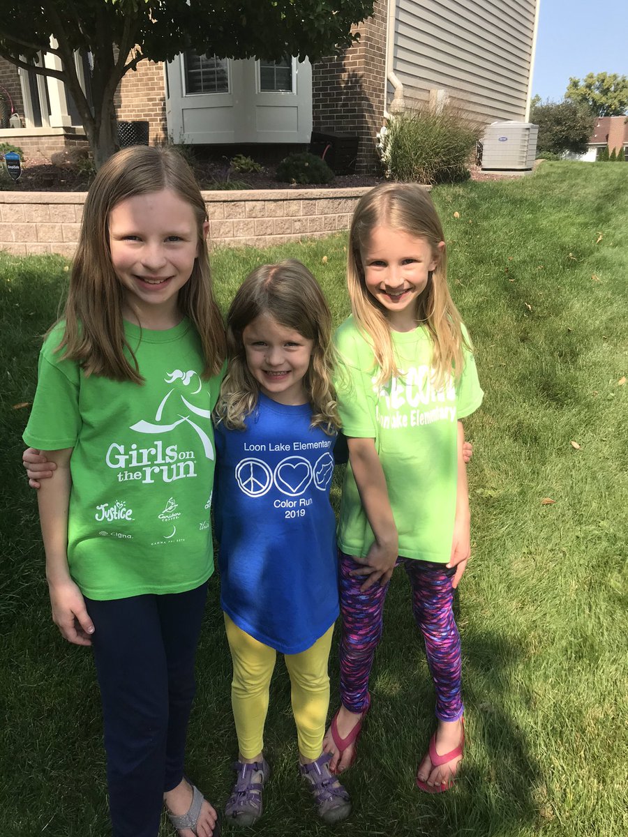 katiesjohnston's tweet photo. The Johnston girls decided today that virtual learning doesn’t have to mean no mileage club on Tuesday’s and Thursday’s. We created our own loop and they got in their running time! @LLEWIXOM @WalledLkSchools #LLELoons https://t.co/5xuiEkSz29