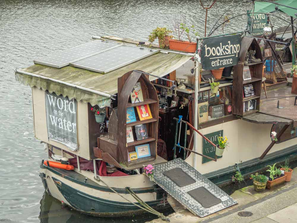 Check out this #booknerds' guide to some of the coolest bookstores in London. Find forgotten books by women, floating bookshelves, delicious cake, maps and astonishing Victorian architecture. 
Let's go browsing &gt;&gt; wayfaringviews.com/best-bookstore… 
#amreading #lovelondon