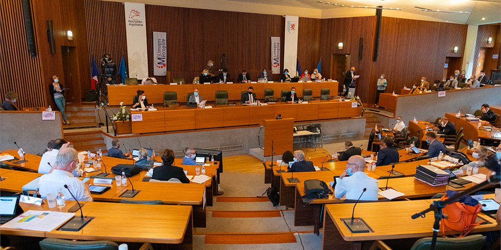 LimMetropole's tweet photo. #ConseilCommunautaire | Fin du Conseil Communautaire de Limoges Métropole. Les décisions de ce conseil sont à retrouver sur notre site ⏩ https://t.co/9ZktKG4gdK https://t.co/TsloijnXJ5