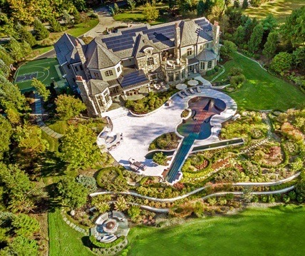 CiprianoPools's tweet photo. The sky's the limit!! Check out this aerial view of our world famous #ViolinPool! Call us today 201-785-0800 and start the process now to create your outdoor oasis! #staycation #anotherbeautifulspace #luxury #outdoorlivingdesign #swimmingpoolservice https://t.co/3YfcNfh79o