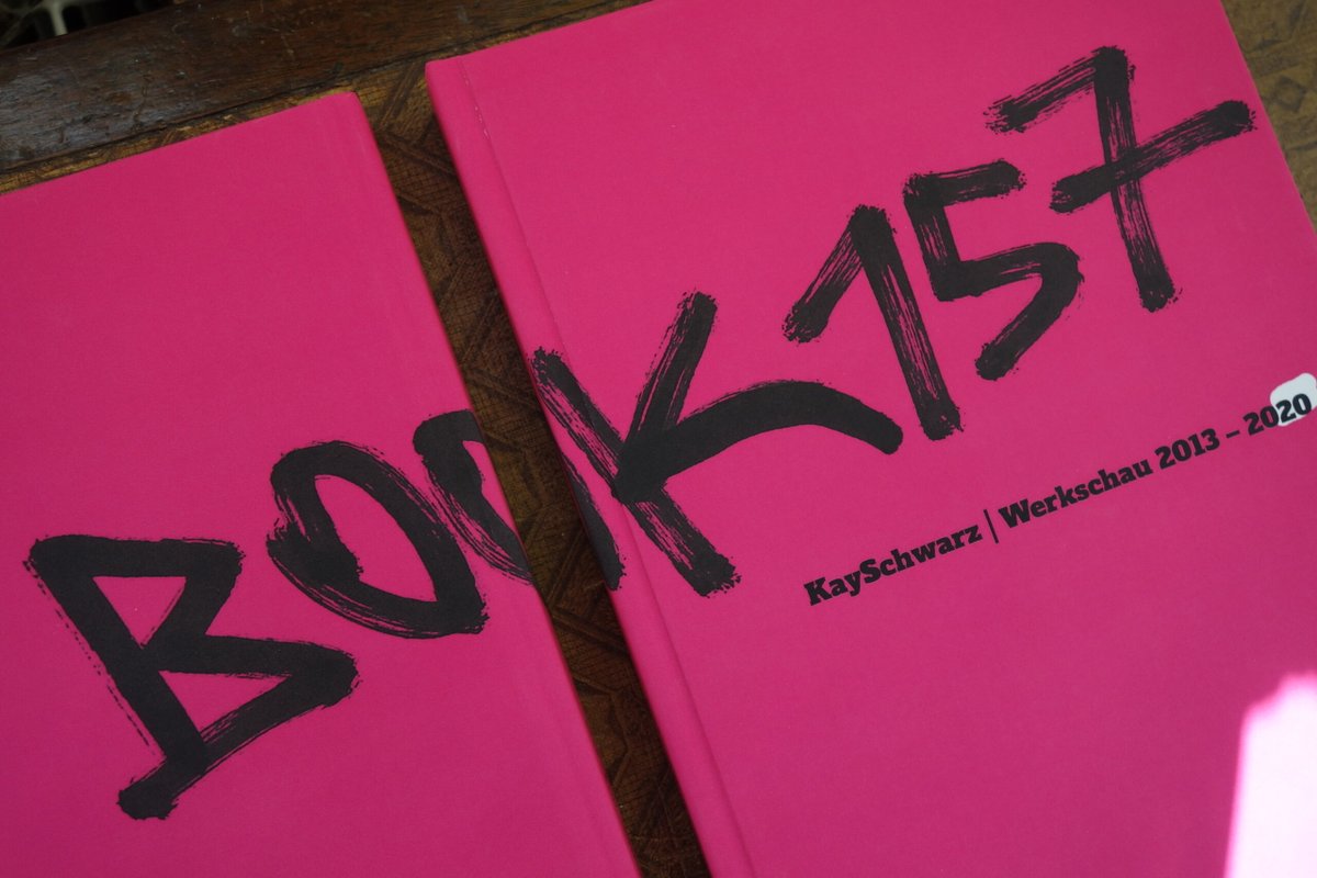 montbertus's tweet photo. Am 17. September 2020 war es dann endlich soweit. Book157 wurde endlich und mit mehreren Wochen Verspätung von dieser garstigen Druckerei ausgeliefert. #Book157 #druckfrisch #KaySchwarz #KaySchwarz157 #KunstinLeipzig #Leipzig #release #urbancontemporary https://t.co/JqPgoews3X https://t.co/TMnGV69nfP
