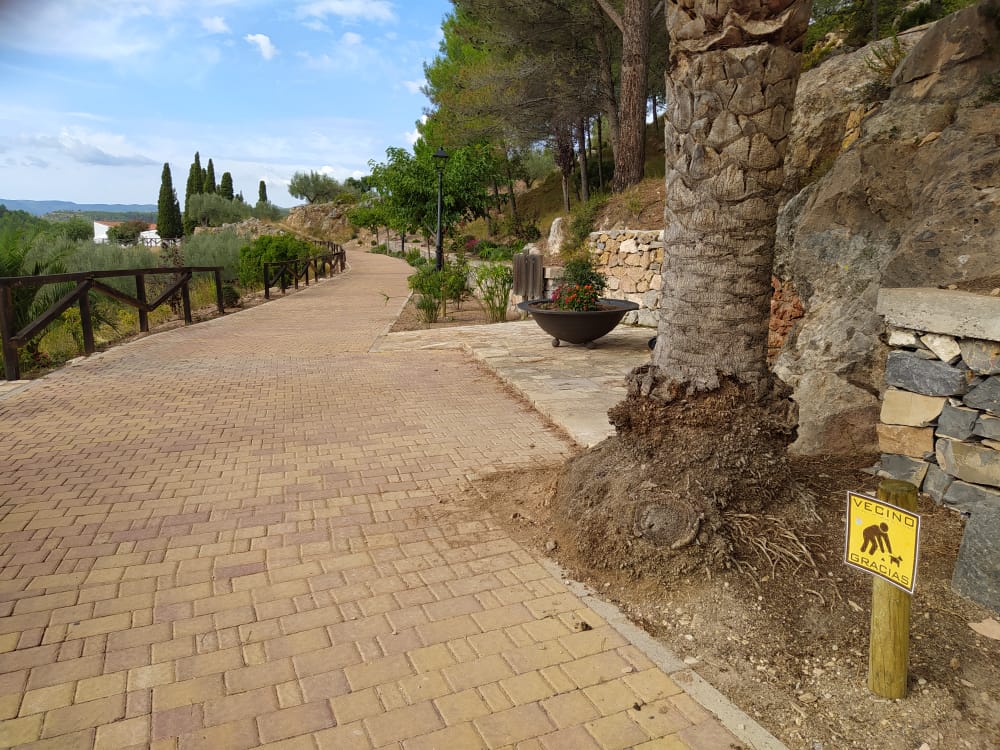 JuanRaGranados's tweet photo. Por un pueblo bonito 🦋, limpio🌱, cuidado🦮 y libre de excrementos 💩  https://t.co/DarH2EnURw
#jardineria #etcote #labora #formación #limpieza #civismo #sensibilizacion #mascotas #perros https://t.co/sXDBhRvNOU