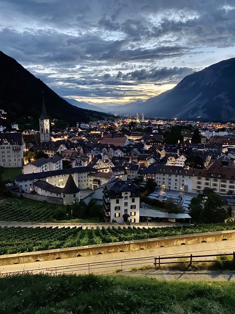 davecodexx's tweet image. when the lights go on... ✨
taken with the night mode of my iPhone #shotoniphone #davecodex 
#chur #graubünden #switzerland