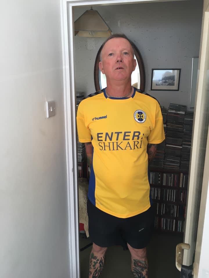 PottsStuart's tweet image. Loving my @stalbanscityfc and @ENTERSHIKARI shirt 👍👍