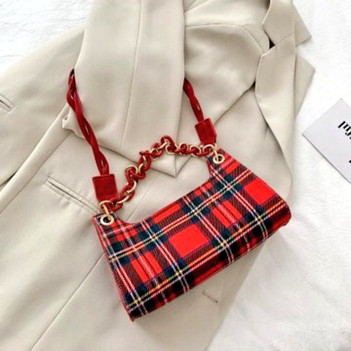 jadeyosola's tweet photo. How about you get these bags for 4k each😀
Which are you going for?🤔

_____________________________
#VOTELayconNow #BBNaijialockdown2020 #TuesdayThoughts #WAWDay wurld Wizkid https://t.co/hbrw6sJD9V