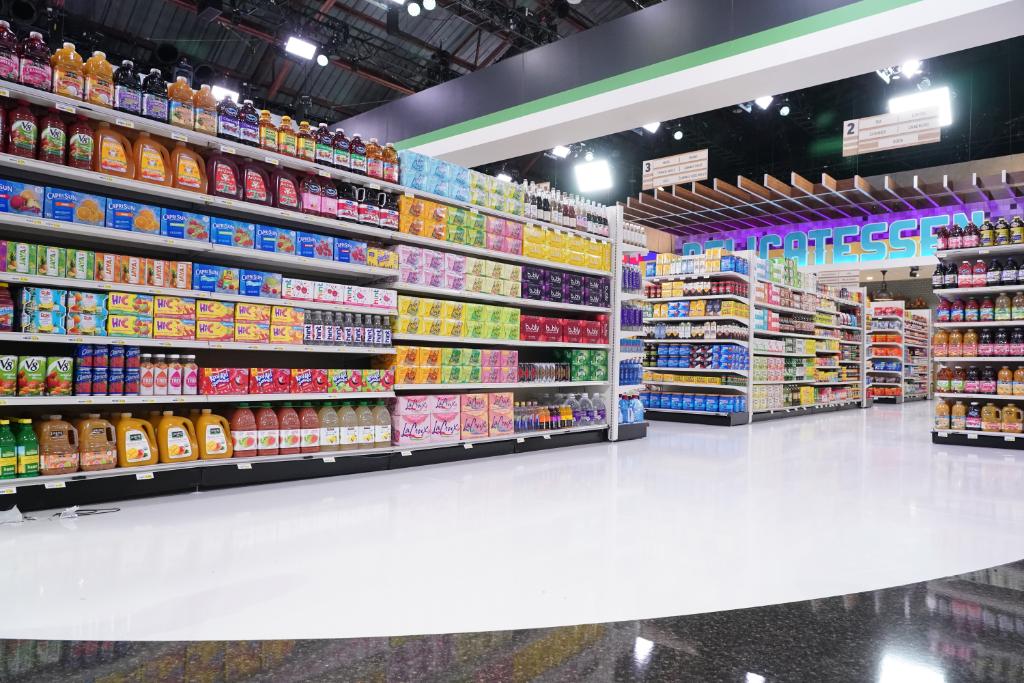 SuperSweepABC's tweet photo. ... Did someone say, "beveragino" 😏 #SupermarketSweep https://t.co/KFqnfYXpNy