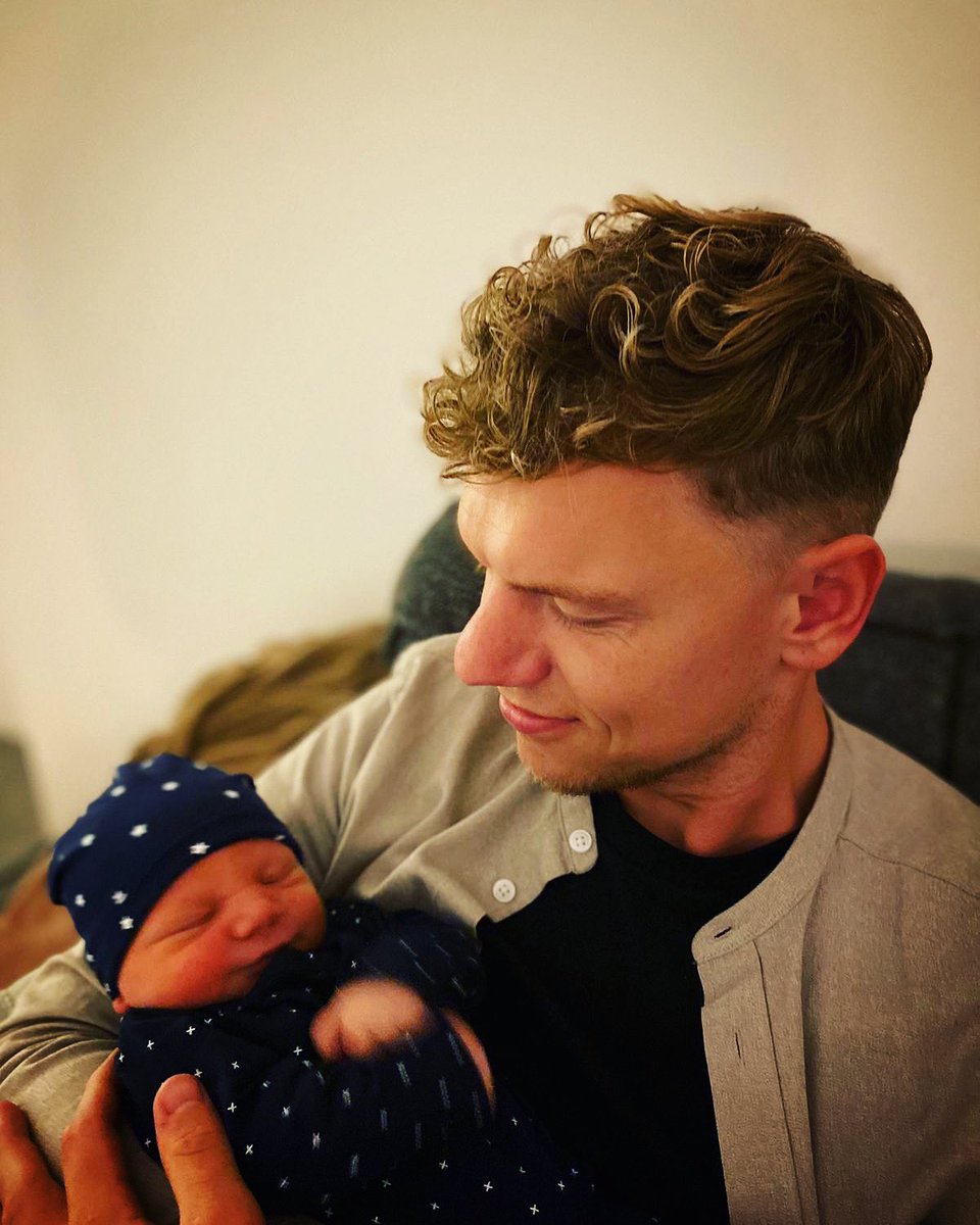 Mees❤️! Voor het eerst m’n nieuwe, kleine vriend vastgehouden! Zondag oom geworden van deze schat!! Zo lief!! #family #nephew #cute #boy #baby #newborn #uncle