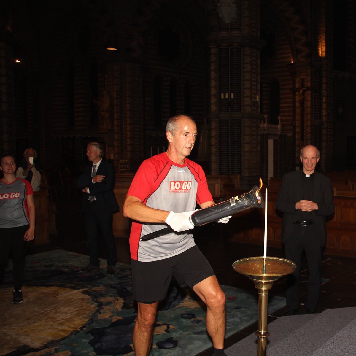 LOGOGeldrop's tweet image. Op zaterdagavond 19 september hebben Kayley Leijten en Yvar de Weerd vanuit LOGO het bevrijdingsvuur naar Geldrop gebracht.