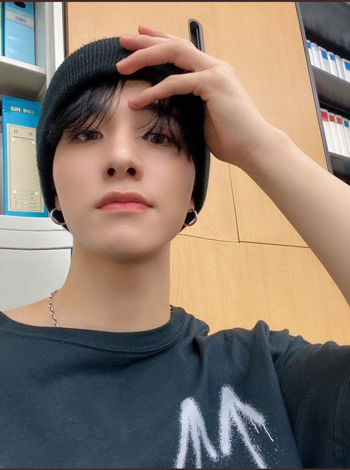 Yang dulu kehapus, jadi gua buat baru... 

Mutualan : RT/comment
Fambest. : DM

Gua tunggu... Butuh bucinan nih gua haha

#roleplayerindonesia #roleplayeraccount #roleplayerworld #rootrp #Root