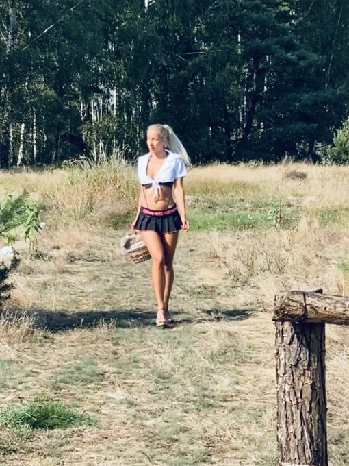 Shooting day in Poland 😛 More spicy pictures on my https://t.co/8Anmv04HV2 https://t.co/DICXEtw4J4<a href="/tag/novaprofilovka"class="tags"><span>#novaprofilovka</span></a>