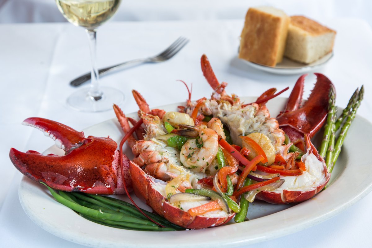 RWNewOrleans's tweet photo. I can't take my eyes off of these pictures... #RestaurantWeekNOLA please hurry! Visit https://t.co/C9fQGD7klo for menus! https://t.co/G1eGTJ3fHx