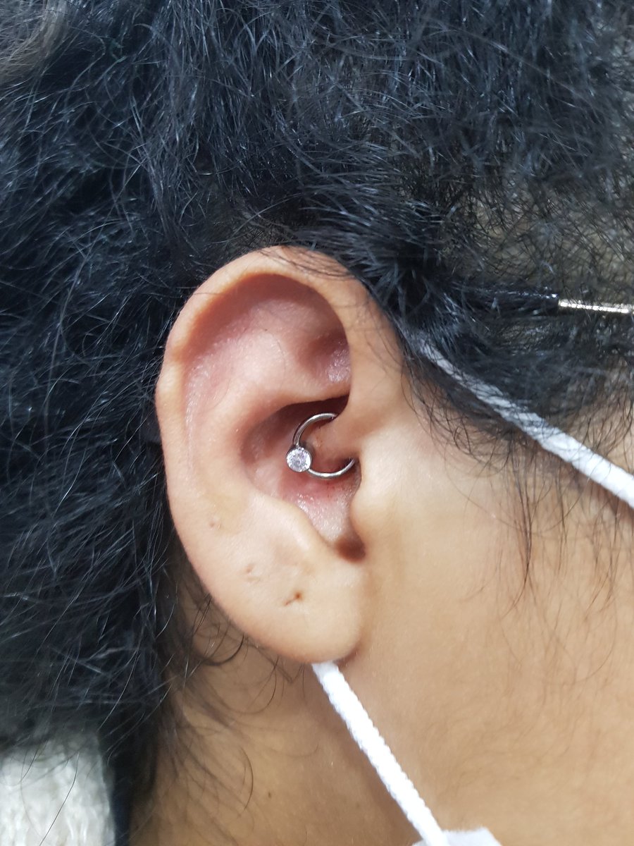 Tiodani131's tweet photo. Nunca posto trabalhos de piercings né? https://t.co/mZC6kwqUHJ