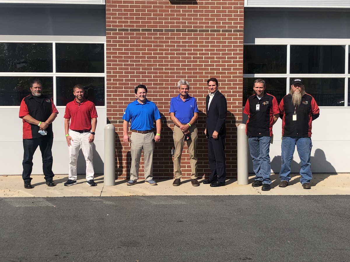 K64Learning's tweet photo. Thanks to @EverettChevy for sponsoring 2 auto bays in @CatawbaValleyCC's #WorkforceSolutionsComplex! Be on the lookout for signage facing Startown Road! Call #K64 to become a sponsor & display your name on one of our auto bays! #WorkforceDevelopment #EmployerEngagement @cvccled https://t.co/A6pNVyxxoz