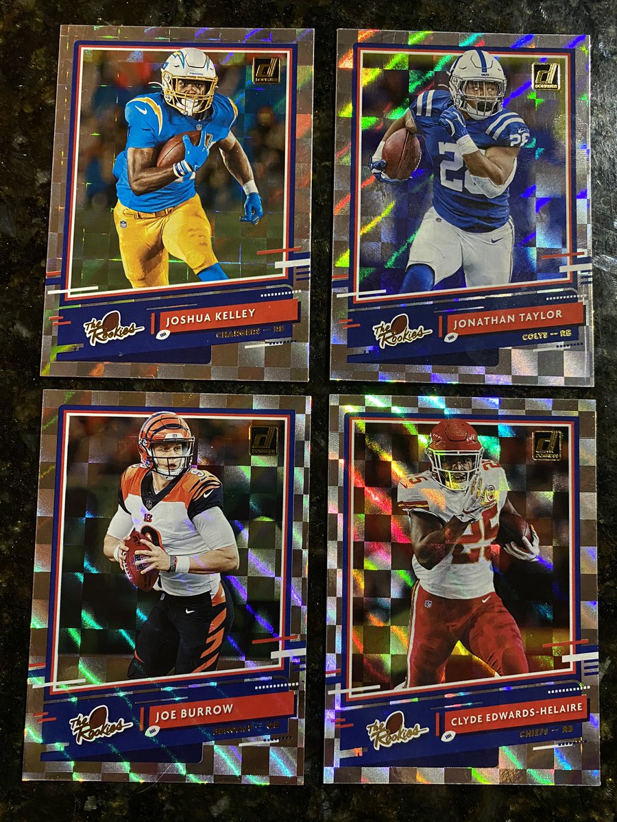 21137Anais's tweet photo. 3 Hangers 😳 HOLY **** 🤩 FINALLY HAD SOME HITS 🥳 #EdwardsHelaire #Mosaic #nfl #thehobby #joeburrow #joshkelley #jonathantaylor #clydeedwardshelaire #luck #excited #cards #football #WhoDoYouCollect #Collecting #SportsCards #donruss #footballcards #rookiecard #chicago #target https://t.co/J6Q6BZFlHO