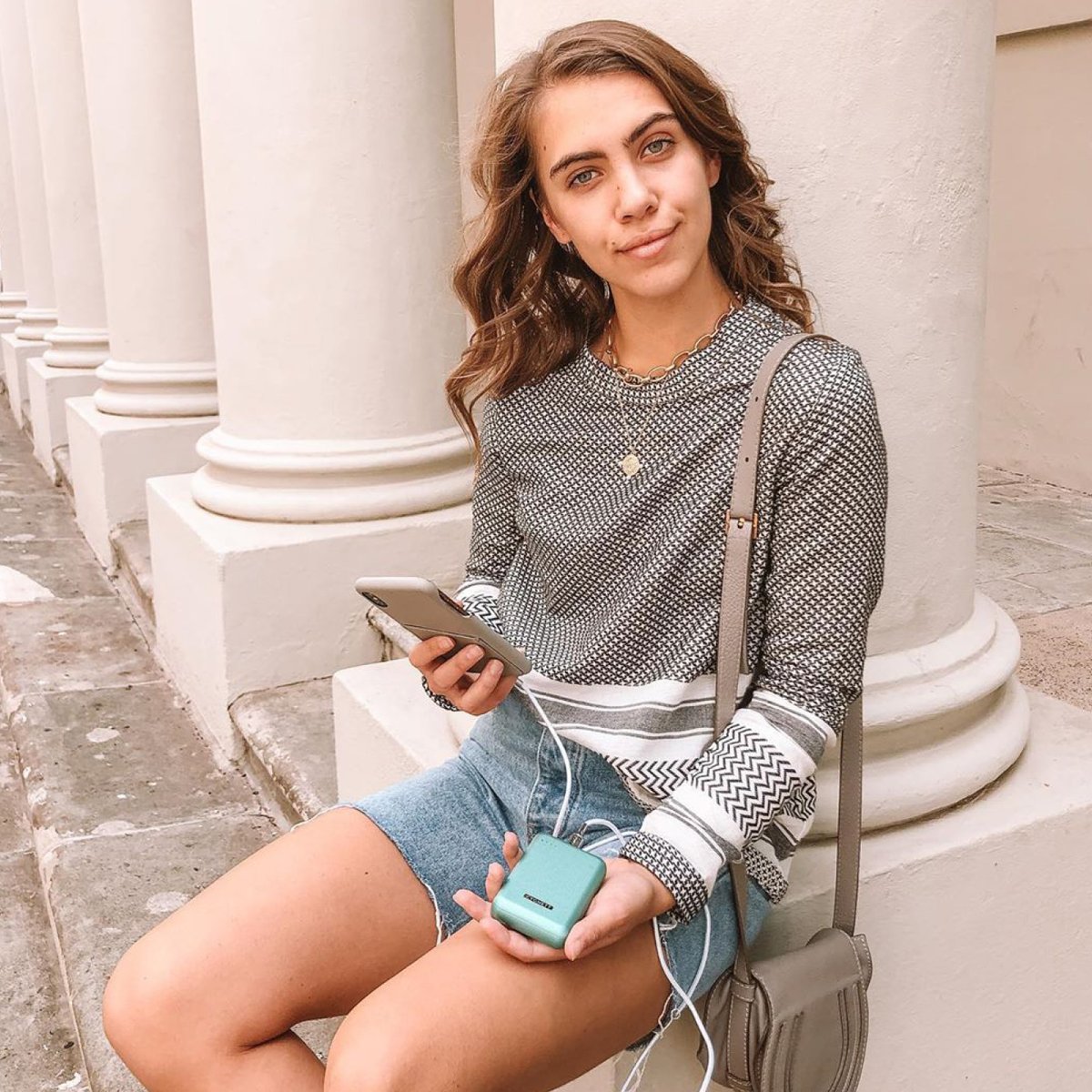 LECAUSTRALIA's tweet photo. Who knew something so small could keep you connected for so long? The @Cygnett ChargeUp Reserve 10K Power Bank offers pocket-sized power that packs a serious punch 👊.
Find your closest #LEC store https://t.co/DRXSGXoLDQ.
#leadingedgecomputers #cygnett https://t.co/U3N5ZdBU4O