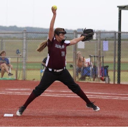 KristaKayHoll's tweet photo. Congratulations on a great fall season to the 10U Lady Eagles! 🥎 👧 So proud of these girls! #pitchermom #sayreathletics https://t.co/5AEBJFKvSa