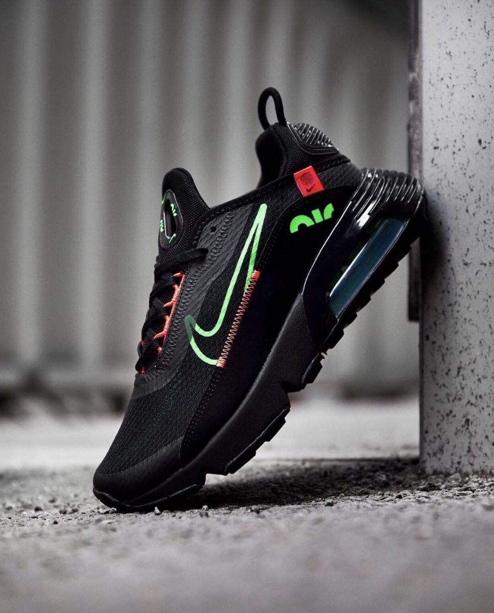 wmns zoomx invincible run fk