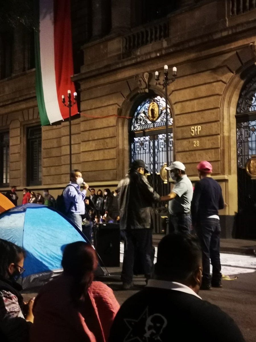 chavitaprepa82's tweet photo. Solución ya a los problemas de la educación en México! #SEI #MMCRE #CNTE Veracruz, Estado de México! https://t.co/fUpAQDf7En
