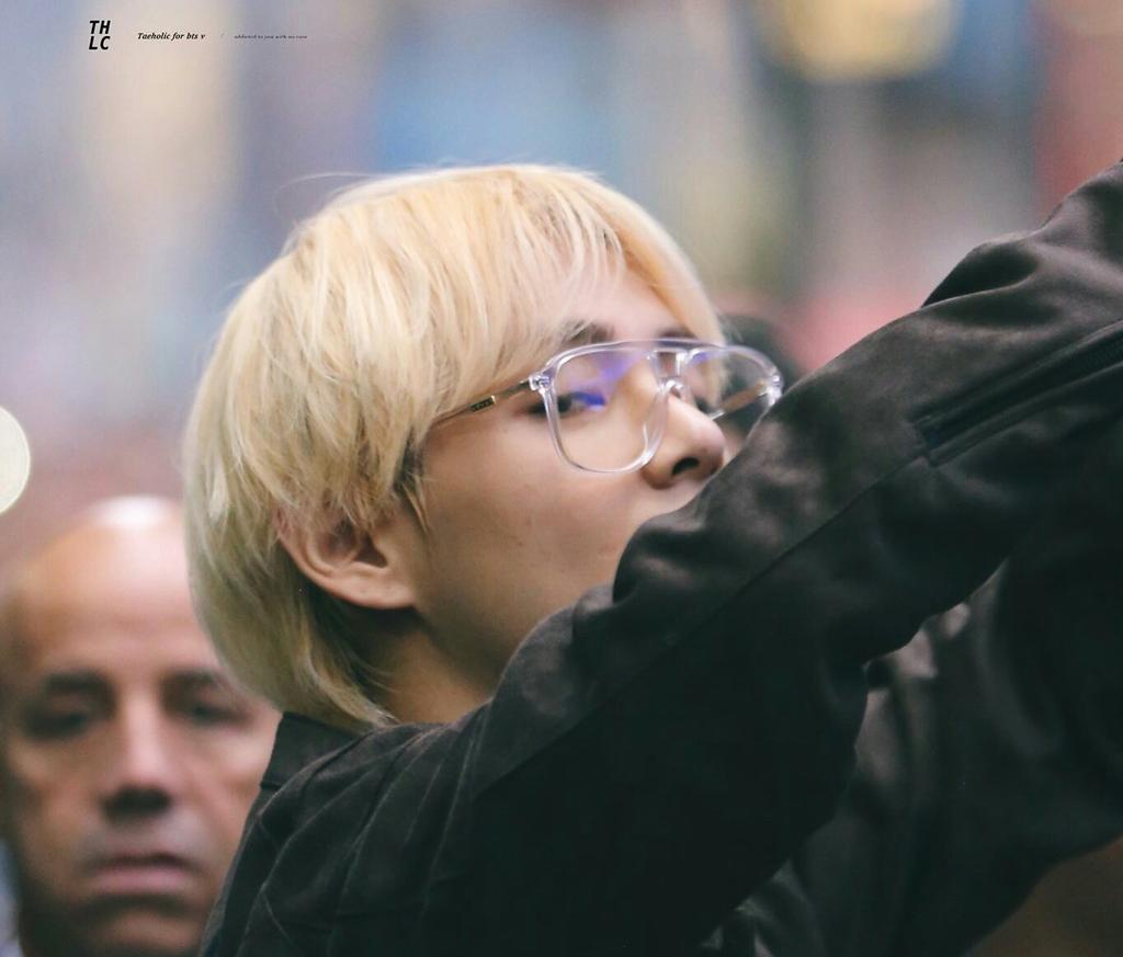 The way he spots his fansites 