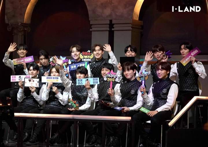 EnhypenVee's tweet photo. #ILAND_final
"It's just a picture it won't hurt you"
The picture: https://t.co/M9xLBKBkaE