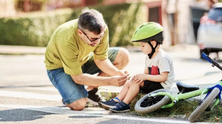 DermAtlanta's tweet photo. Learn how to take care of abrasions at home in this article: "What to Know About Road Rash" (via Medical News Today): https://t.co/iI8IVf27r2 https://t.co/wyFfTglPnE