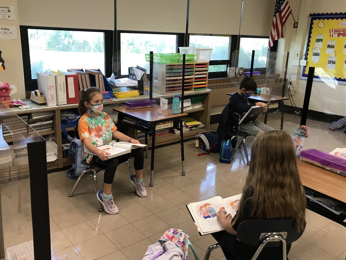 MrsTierneyCCS's tweet photo. Partner reading!  We are working hard on our reading and listening skills in 2nd grade!  #WeAreBethpage https://t.co/KjYO9rbC62