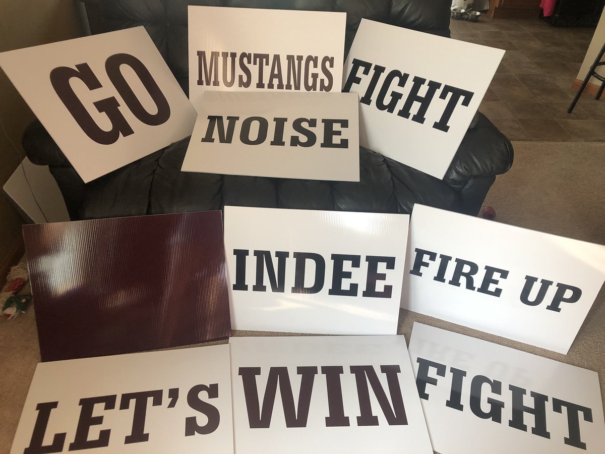 IndeeCheer's tweet photo. New signs are in!! Big thank you to Signs and More for all their help!! #MustangNation #indeepride https://t.co/ysD8qxVHy4