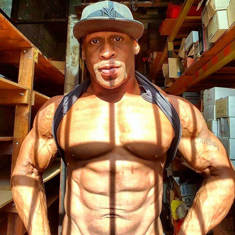 Lbernard06's tweet photo. Working out is my passion! What's yours? https://t.co/Qulwbn0cA6