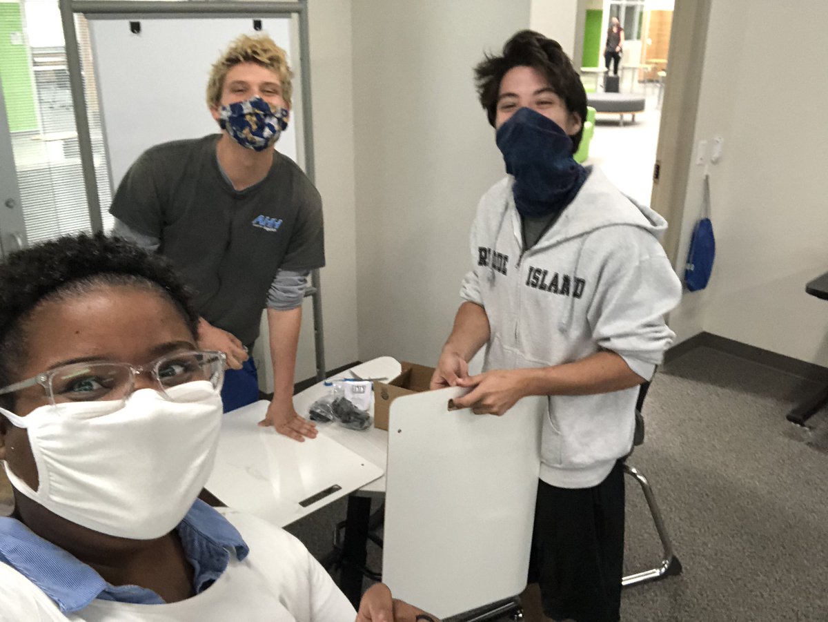 When alumni work in the community (and in your school), it’s the BEST! 🗣⚖️💙🧡